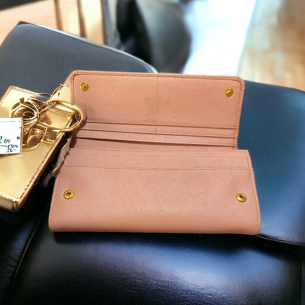 🔴🔴Prada Saffiano Light Pink Leather double snap Long Wallet/Clutch - Picture 3 of 11